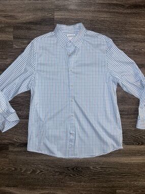 Amazon Essentials Men’s Buttondown Shirt - Size XL